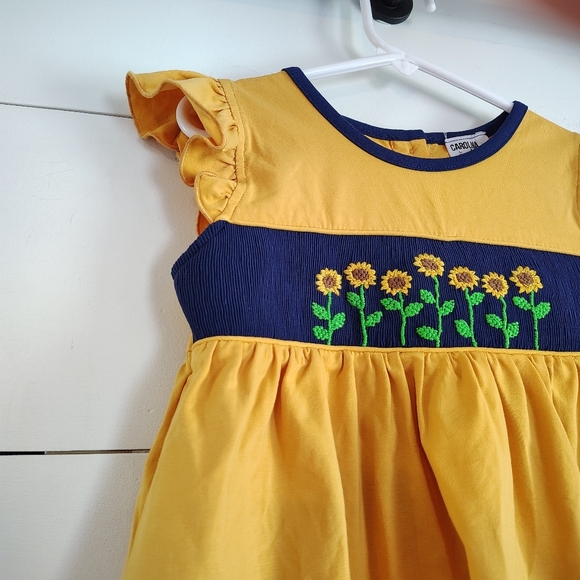 Girl's Carolina Smock Yellow Blue Flutter Sleeve Sunflower Embroidered Top 3T - Picture 2 of 6
